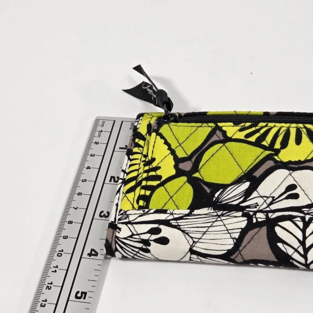 Vera Bradley Women's Zip Up Wallett retired Citron pattern